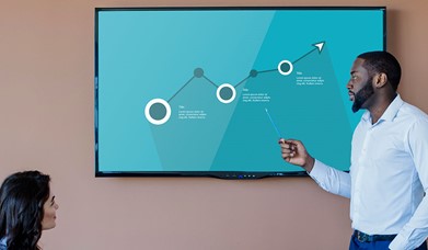 digital signage is used to communicate information between employees